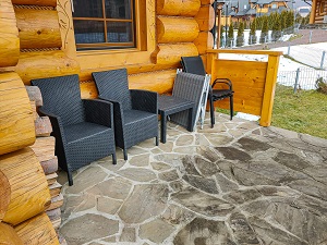 Byt POD JASIENIEM 01